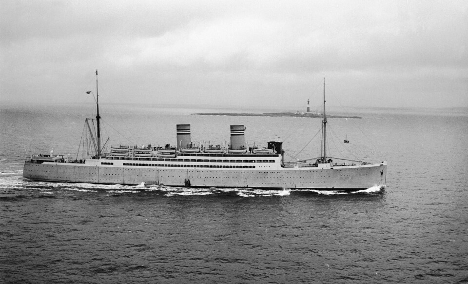To og et halvt døgn forsinket kom julebåten «Stavangerfjord» til Oslo havn etter en dramatisk tur på 2050 nautiske mil uten ror. Roret ble slått av under en storm.