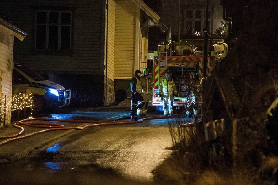 Politiet lette etter gjerningsmannen på Ålgård etter at en kvinne ble funnet kritisk skadd etter en boligbrann. Foto: Carina Johansen / NTB
