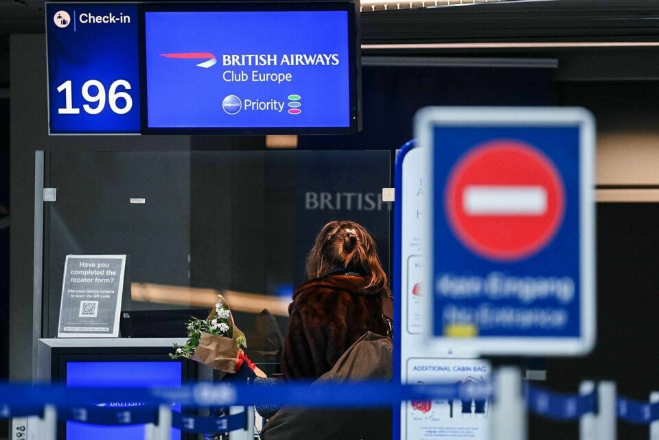Stadig flere europeiske land stengte i løpet av helgen trafikk fra England. I Tyskland ble trafikken stengt fra midnatt, natt til mandag. På bildet flyplassen i Düsseldorf. Foto: Ina Fassbender/NTB