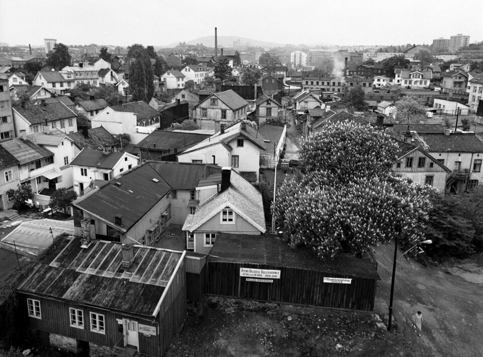 På 1960-tallet var Rodeløkka fortsatt et sammensurium av bakgårder, gjerder og trehus med staller, utbygg, påbygg, boder og utedasser. Foto: Storløkken/Aktuell/NTB På 1960-tallet var Rodeløkka fortsatt et sammensurium av bakgårder, gjerder og trehus med staller, utbygg, påbygg, boder og utedasser. Foto: Storløkken/Aktuell/NTB
