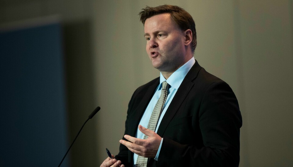 Assisterende helsedirektør Espen Rostrup Nakstad under pressekonferanse om koronasituasjonen.