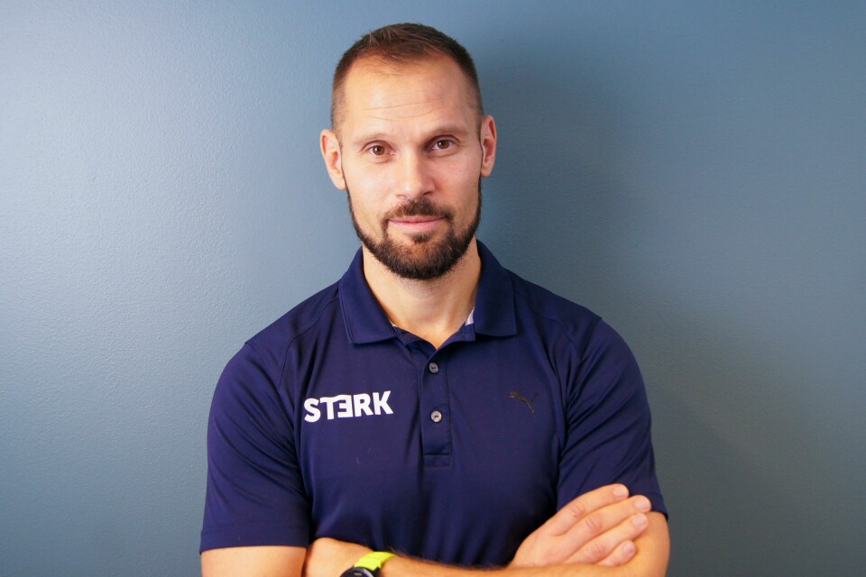 Klinikkleder og autorisert kiropraktor og fysioterapeut i Sterk trening og helse, Daniel Strengelsrud. SONY DSC