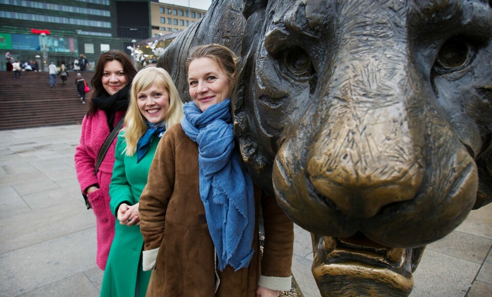 Wenche Viktorsdatter Paulsen (fra venstre), Hilde Brinchmann og Toril Solvang er Tigerstadsteatret som nå starter et samarbeid med Oslo Nye Teater. FOTO: ARNE OVE BERGO Wenche Viktorsdatter Paulsen (fra venstre), Hilde Brinchmann og Toril Solvang er Tigerstadsteatret som nå starter et samarbeid med Oslo Nye Teater. FOTO: ARNE OVE BERGO