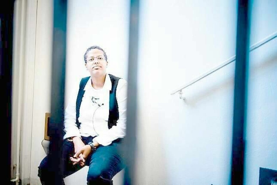 Forfatter Amal Aden oppfordrer somaliske ungdommer til å flytte hjemmefra så tidlig som mulig. FOTO: KRISTER SØRBØ
