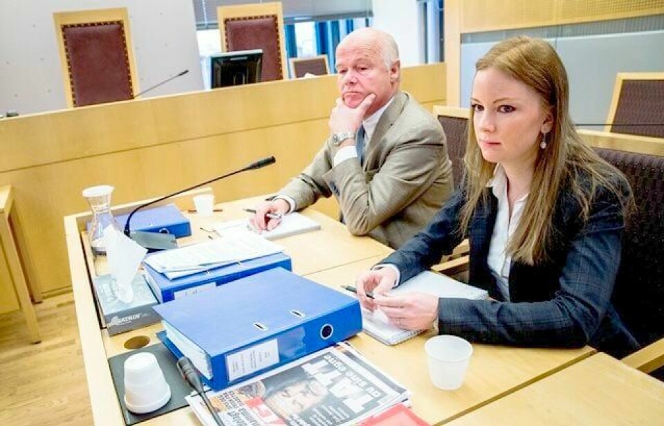 Forsvarerne Jens-Ove Hagen og Eva-Marie Stryker før fengslingsmøtet for den korrupsjonssiktede politioverbetjenten Eirik Jensen i Oslo tingrett tirsdag.