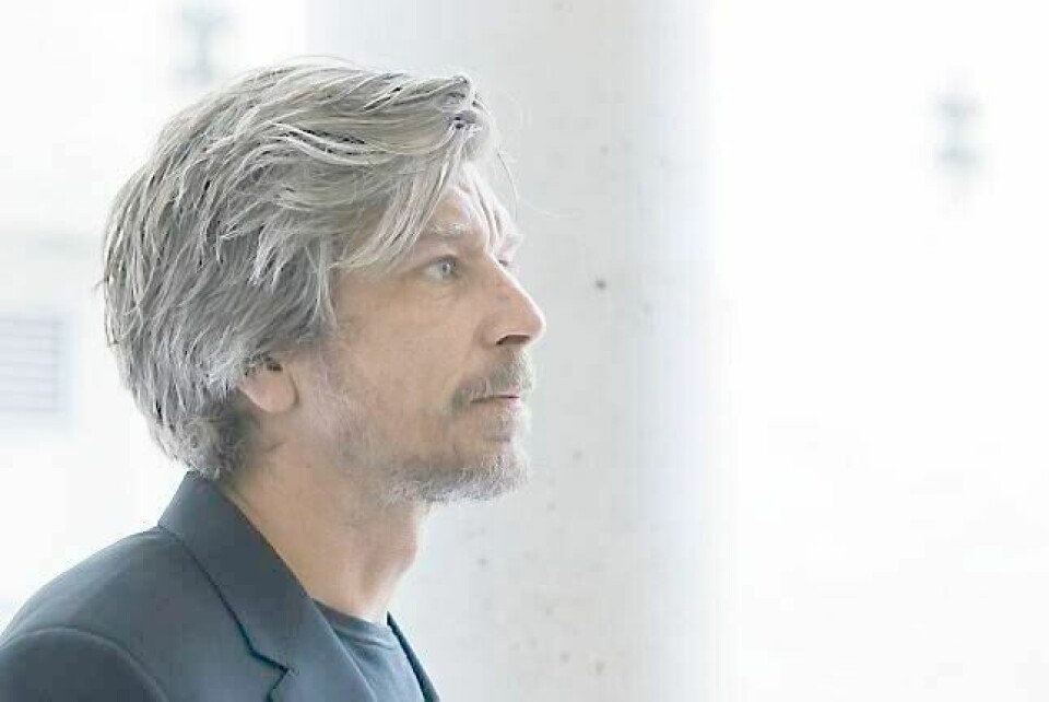 Karl Ove Knausgårds rapport fra fødselen av sitt fjerde barn er vakker. Men resten av essayet i fotoboka «Nakker», som han har laget sammen med Thomas Wågström, er mindre interessant og original. FOTO: BERIT ROALD/NTB SCANPIX