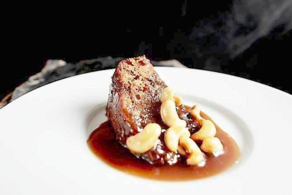 Å bake banankake er verdens beste strategi for håndtering av bananklaser du ikke vil rekke å spise opp før de blir for modne. FOTO: CARL MARTIN NORDBY