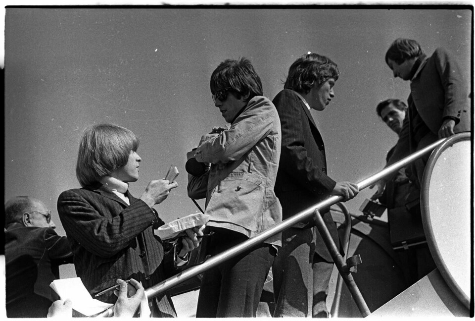 The Rolling Stones ankommer Fornebu 23. juni 1965. FOTO: ARBEIDERBLADET/ARBEIDERBEVEGELSENS ARKIV The Rolling Stones ankommer Fornebu 23. juni 1965. FOTO: ARBEIDERBLADET/ARBEIDERBEVEGELSENS ARKIV