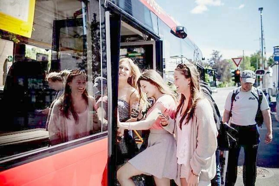 Frida (16), Nora (17) og Marianne (17) stopper noen ganger på Grønland eller Tøyen på vei til Nordstrand.