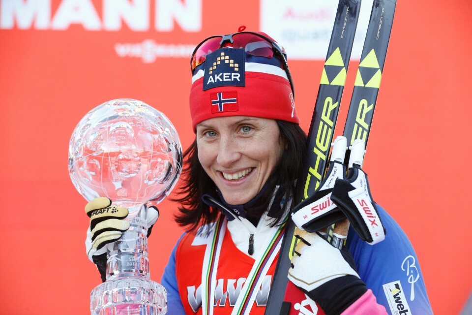 Marit Bjørgen med krystallbeviset om at hun er sesongens beste sprinter. FOTO: TERJE BENDIKSBY/NTB SCANPIX Marit Bjørgen med krystallbeviset om at hun er sesongens beste sprinter. FOTO: TERJE BENDIKSBY/NTB SCANPIX