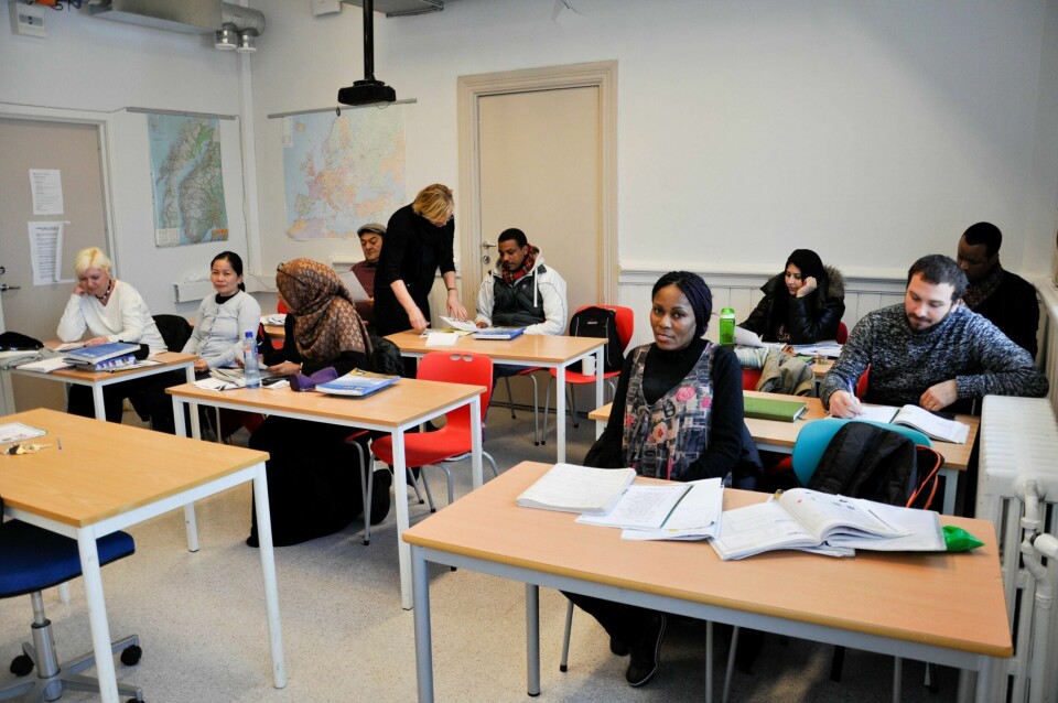 5.000 flyktninger har fått innvilget asyl og venter på at kommunene vil la dem få bosette seg der. Fylkesmannen i Østfold skal nå hjelpe til i bosettingsarbeidet. FOTO: HANNA SOMMERSTAD