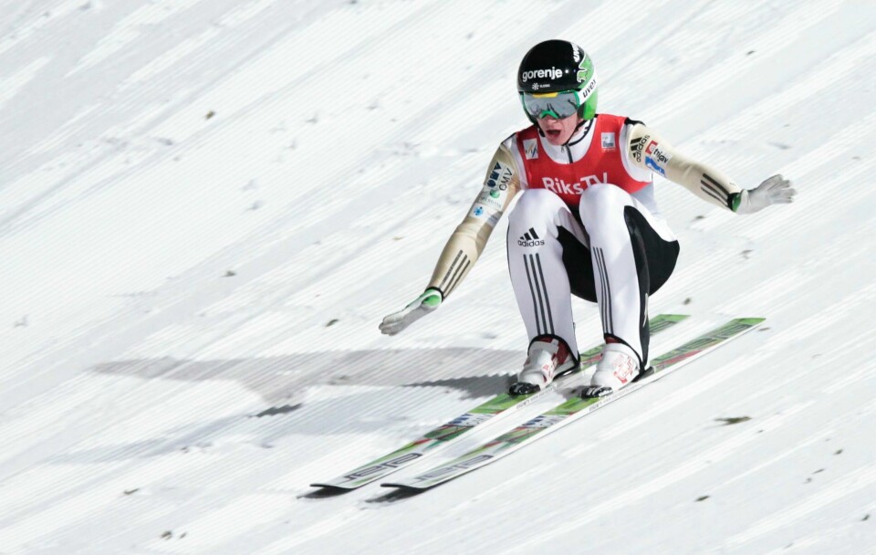 Her lander Peter Prevc på rekordlengden 250 meter i Vikersund lørdag. FOTO: LISE ÅSERUD/NTB SCANPIX