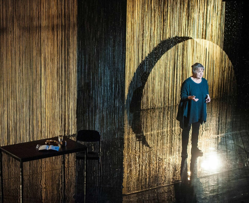 Anne Marit Jacobsen har en jordnær tilnærming til livets store mysterier i «Morgon og kveld». FOTO: DAG JENSSEN