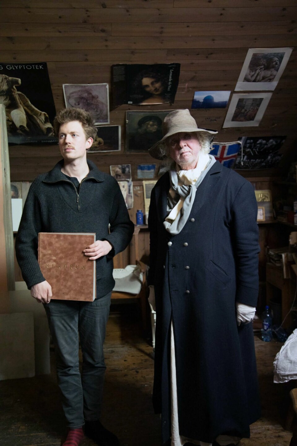 Öde Nerdrum (t.v.) tok sammen med moren affære for å skape et museum til å huse faren Odd Nerdrums samling av verk fra hele karrieren. Öde Nerdrum (t.v.) tok sammen med moren affære for å skape et museum til å huse faren Odd Nerdrums samling av verk fra hele karrieren. Det åpner fredag. Foto: Nerdrum Museet / handout / / NTB