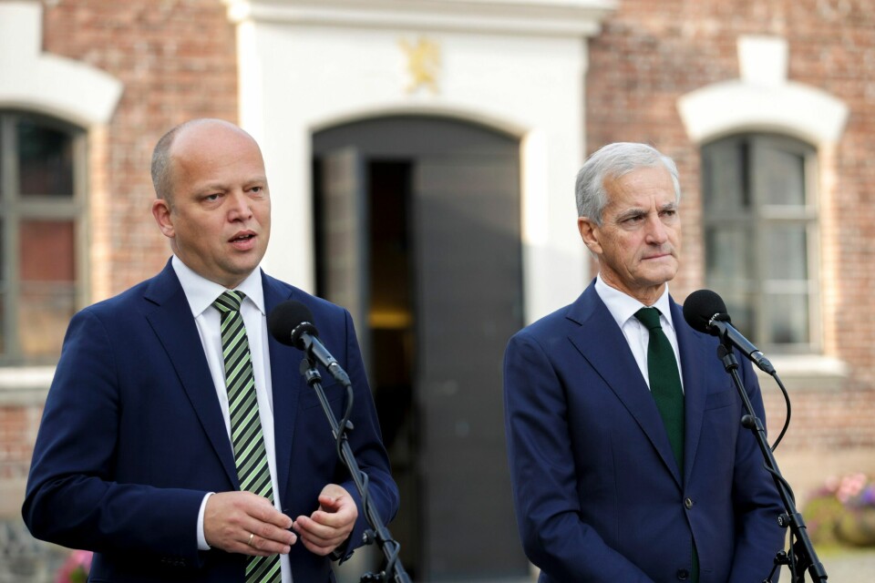 Ap-leder Jonas Gahr Støre og Sp-leder Trygve Slagsvold Vedum får hyggelige tall på målingen gjort for Klassekampen og Nationen Pressekonferanse med statsminister Jonas Gahr Støre og finansminister Trygve Slagsvold Vedum i forbindelse med regjeringens budsjettkonferanseFoto: Emilie Holtet / NTB