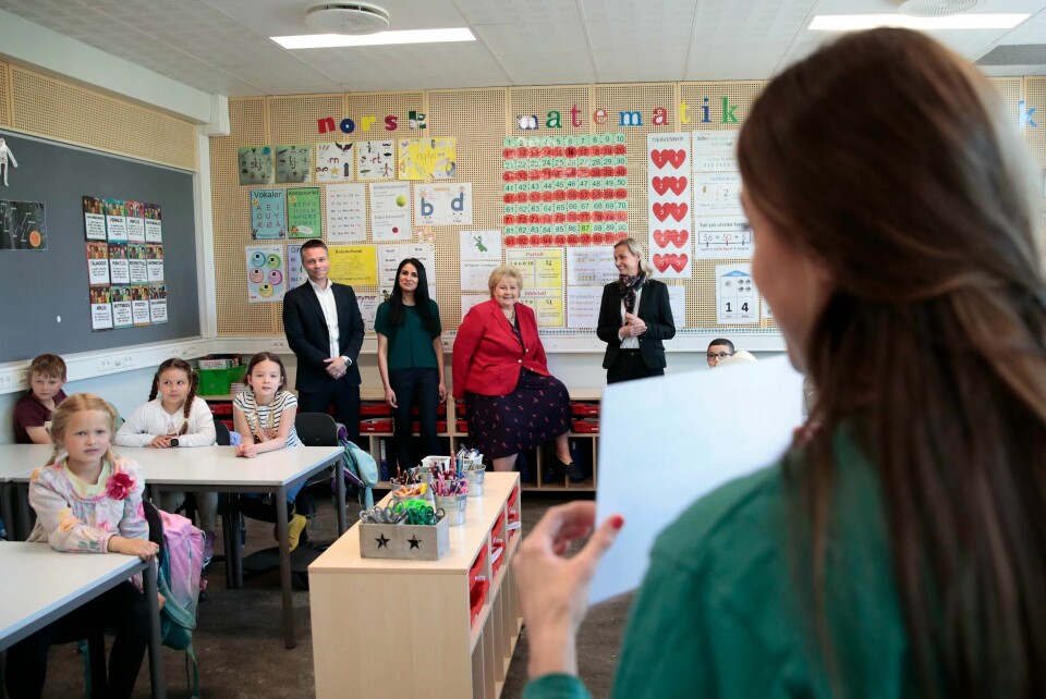 Det var under den forrige borgerlige regjeringen fagfornyelsen ble gjennomført. Her med Erna Solberg (H) og Saida Begum (H) på besøk på Sinsen skole. Oslo 20190529.Statsminister Erna Solberg (H) og Høyres ordførerkandidat i Oslo Saida Begum besøker Sinsen skole onsdag. T.v: rektor Jan Petter Braathen og t.h. assisterende rektor HildeStorborg Hundstad.