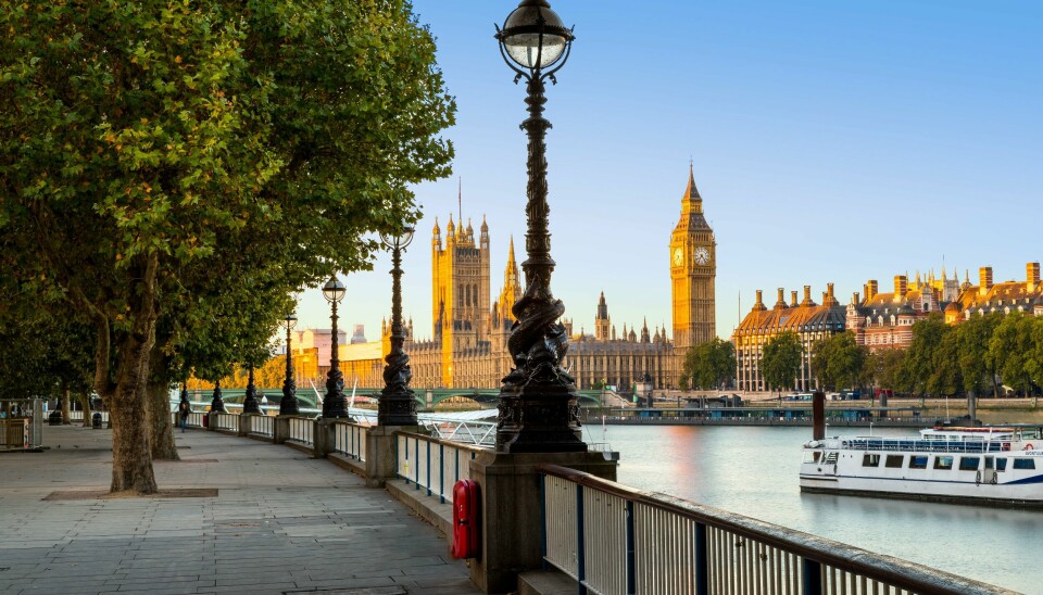 Illustrasjonsfoto. ELVEVANDRING: Langs promenaden South Bank kan du følge Themsen nedover og beundre landemerker som Big Ben og Palace of Westminster. Foto: Paul Daniels / Shutterstock / NTB