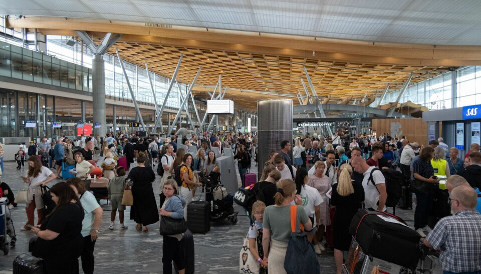 Det var mange fortvilede passasjer på Oslo Lufthavn, som måtte se reisen gå i grus, etter at SAS-pilotene gikk til streik. Det var mange fortvilede passasjer på Oslo Lufthavn, som måtte se reisen gå i grus, etter at SAS-pilotene gikk til streik.