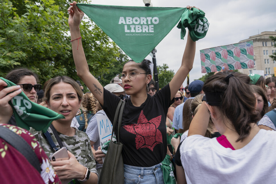 Den amerikanske abortdebatten får også stor oppmerksomhet i Chile. På få år kan landet gå fra totalforbud til delvis åpning for abort til en grunnlovsfestet rettighet. Den amerikanske abortdebatten får også stor oppmerksomhet i Chile. På få år kan landet gå fra totalforbud til delvis åpning for abort til en grunnlovsfestet rettighet. Foto: Jacquelyn Martin/AP/NTB