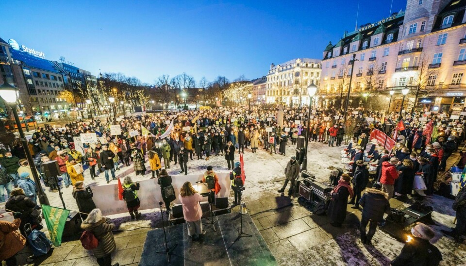 Den statlige reguleringsplanen for nye Oslo Universitetssykehus (OUS) må forkastes, mener artikkelforfatterne. Bildet er fra den store demonstrasjonen med samme budskap utenfor Stortinget i februar i år. Sykehusaksjonene i Oslo.
