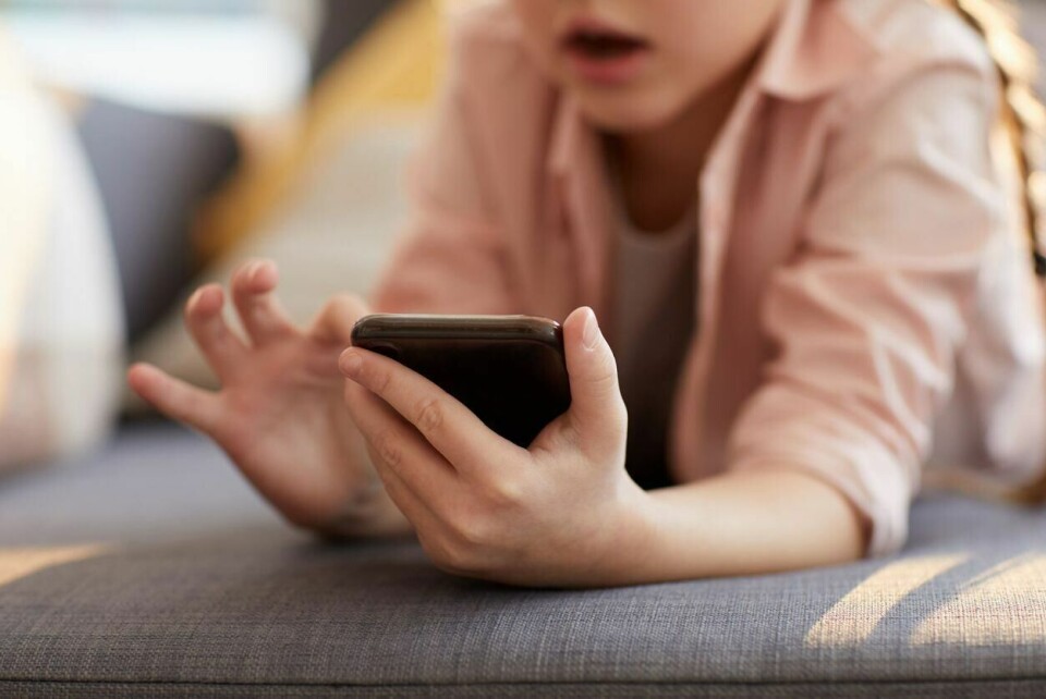På appen TikTok scroller de gjennom en endeløs feed av jevnaldrendes «hva jeg spiser i løpet av en dag»-videoer og tips om det optimale kaloriinntak for å oppnå sommerkroppen, skriver innleggsforfatterne.