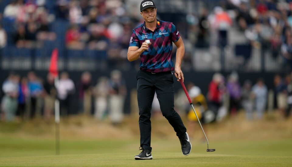 Viktor Hovland er i tetsjiktet i British Open etter en flott åpningsrunde på St. Andrews. Viktor Hovland er i tetsjiktet i British Open etter en flott åpningsrunde på St. Andrews. Foto: Alastair Grant / AP / NTB