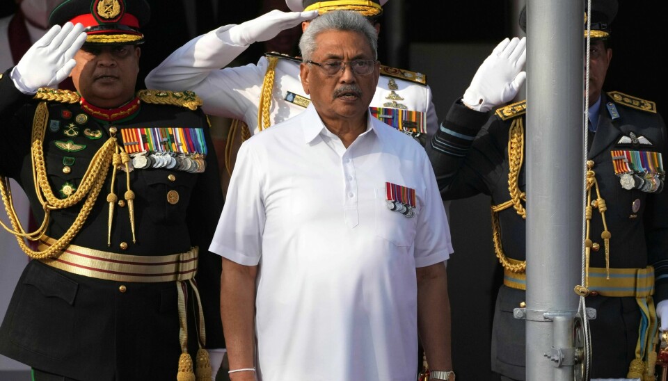 Arkivfoto: Gotabaya Rajapaksa sendte torsdag en epost med sin avskjedssøknad, snaut to døgn etter at han forlot hjemlandet Sri Lanka natt til onsdag. Sri Lankas president Gotabaya Rajapaksa har flyktet til Maldivene etter kaoset i hjemlandet de siste dagene. Demonstranter mener han har skyld i landets økonomiske krise. Foto: Eranga Jayawardena / AP / NTB