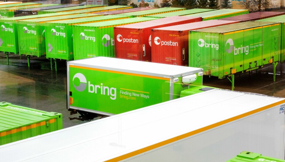 Fagforbundet ønsker at Bring-bud som hovedregel ansettes slik som Postens ansatte. Det er Posten uenig i. Konteinere på Posten og Brings Logistikksenter på Alnabru i Oslo. Posten har gått fra å være en rendyrket norsk postvirksomhet til å bli et nordisk logistikk-konsern. Foto: Gorm Kallestad / NTB