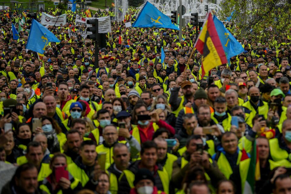 I eurosonen kan det bli historisk høy inflasjon. Økte mat- og drivstoffpriser har ført til demonstrasjoner, blant annet i Spania. ffff