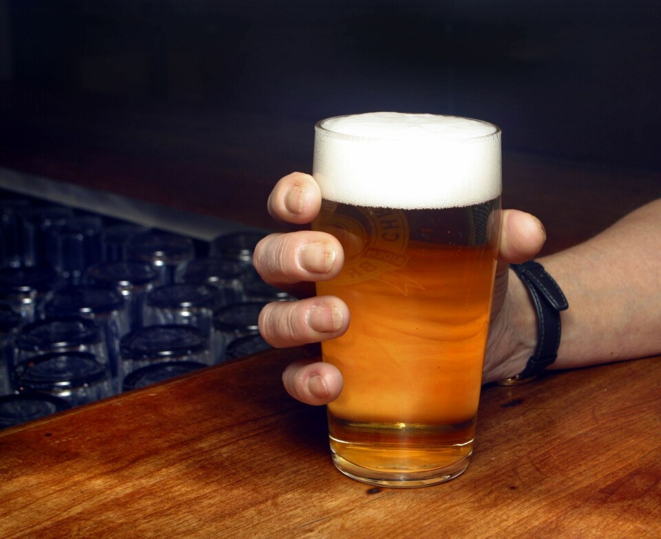 Ny studie viser hvor mye alkohol som er bra for de under 40 år Dersom det ikkje blir semje i meklinga, kan det bli tomme ølkraner, åtvarar Norsk nærings- og Nytelsesmiddelarbeiderforbund. Foto: NTB / NPK