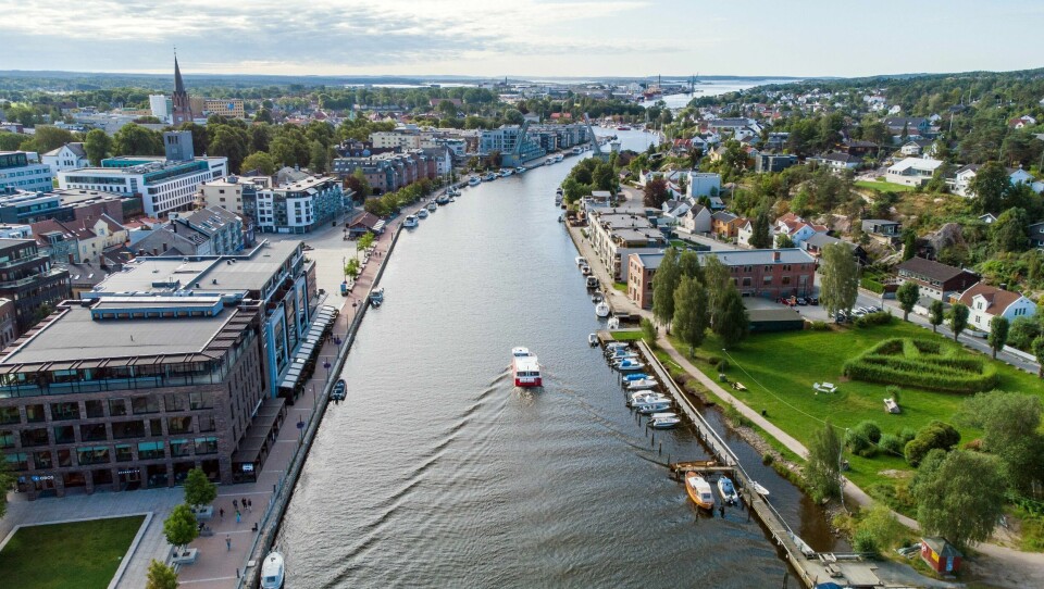 «Her er noen av våre løfter dersom vi får tillit til å fortsette», skriver ordfører Siri Martinsen og gruppeleder Victor Kristiansen i Fredrikstad Ap. Fredrikstad sentrum.