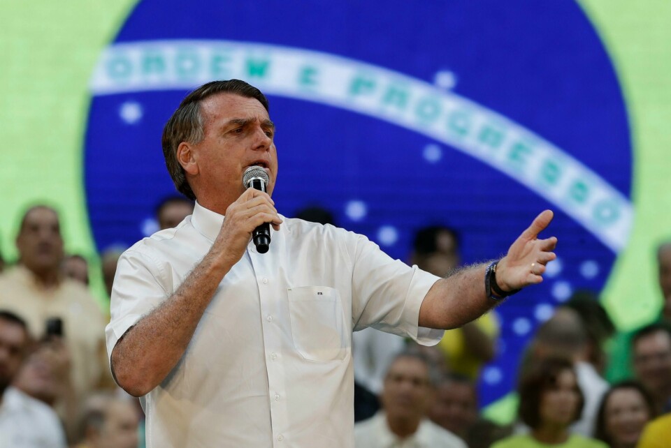 Bolsonaro ønsker seg en andre periode som president. Her fra et valgkamparrangement søndag. Foto: Bruna Prado / AP / NTB Bolsonaro ønsker seg en andre periode som president. Her fra et valgkamparrangement søndag. Foto: Bruna Prado / AP / NTB