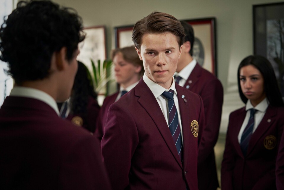 Edvin Ryding i en scene fra andre sesong av «Young Royals», der han ser igjen Simon, spilt av Omar Rudberg. Bildet viser Edvin Ryding i en scene fra andre sesong av «Young Royals», der han ser igjen Simon, spilt av Omar Rudberg. Foto: Robert Eldrim / Netflix
