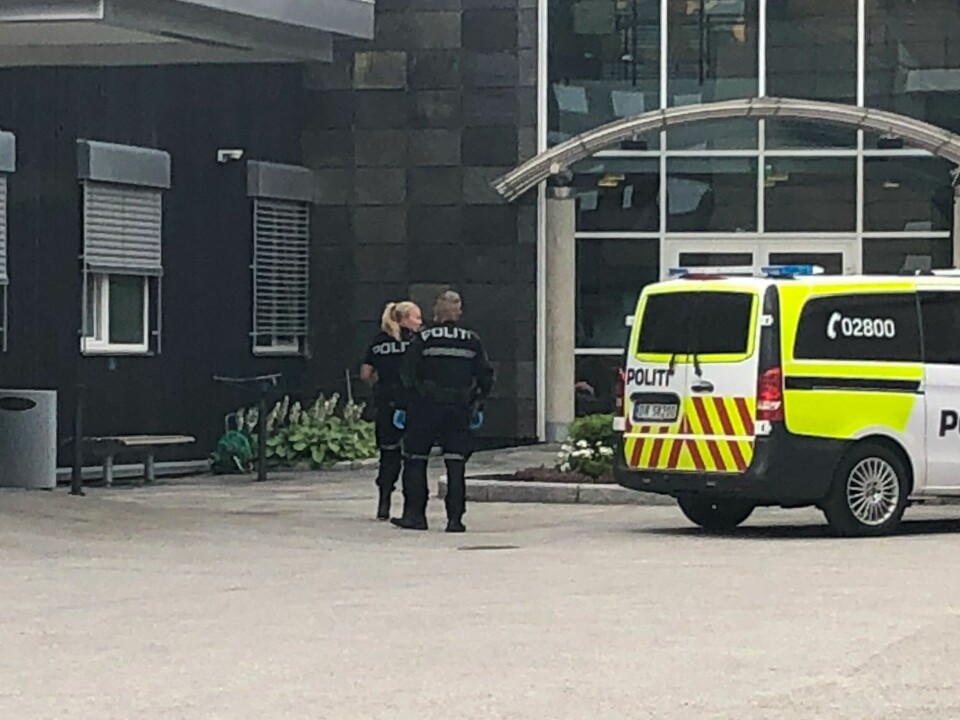 To personer ble funnet drept på Otta i Innlandet mandag kveld. To personer ble funnet drept i et boligkompleks på Otta mandag. Gjerningsmannen ringte selv nødetatene om hendelsen.Foto: Bjørn Brandt / GD / NTB