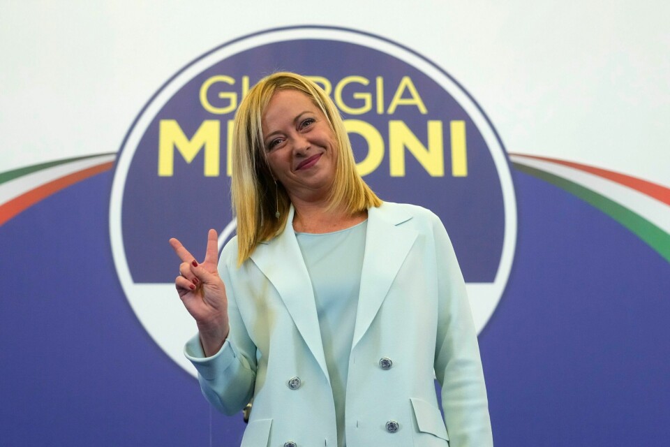 Giorgia Melonis profesjonelt balanserte medieframtreden kan ha appellert til verdikonservative velgere, selv om hun representerer et parti med røtter i nyfascismen, mener forsker. Giorgia Melonis profesjonelt balanserte medieframtreden kan ha appellert til verdikonservative velgere, selv om hun representerer et parti med røtter i fascismen, mener forsker.