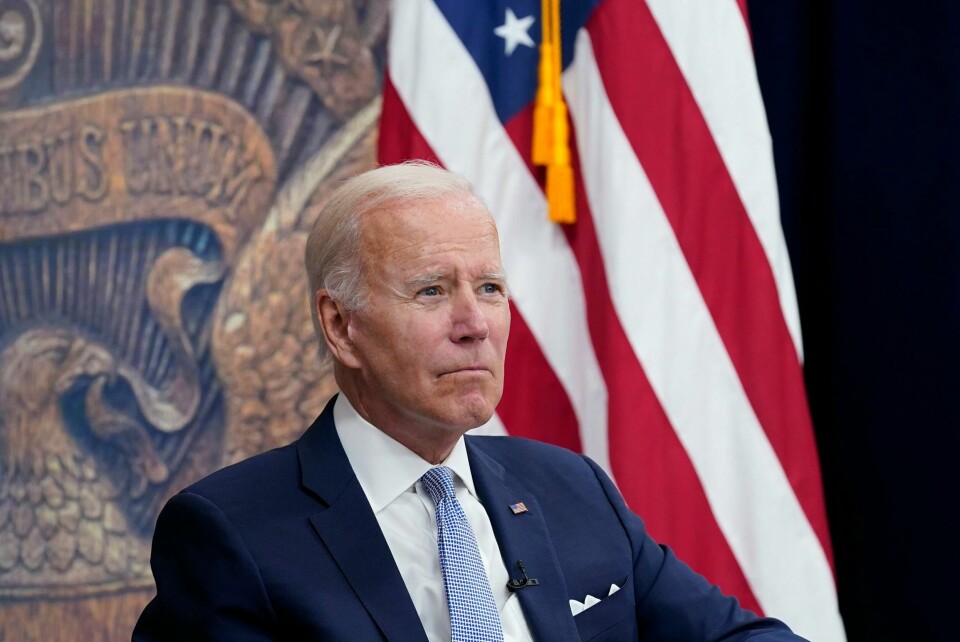 President Joe Biden ble tidligere i uka erklært koronafri, og har hatt flere saker på timeplanen. Her deltar han på et møte med næringslivstopper i Det hvite hus torsdag. Lørdag kom imidlertid meldingen om at Biden hadde testet positivt for korona igjen. President Joe Biden ble tidligere i uka erklært koronafri, og har hatt flere saker på timeplanen. Her deltar han på et møte med næringslivstopper i Det hvite hus torsdag. Lørdag kom imidlertid meldingen om at Biden hadde testet positivt for korona igjen. Foto: Susan Walsh / AP / NTB