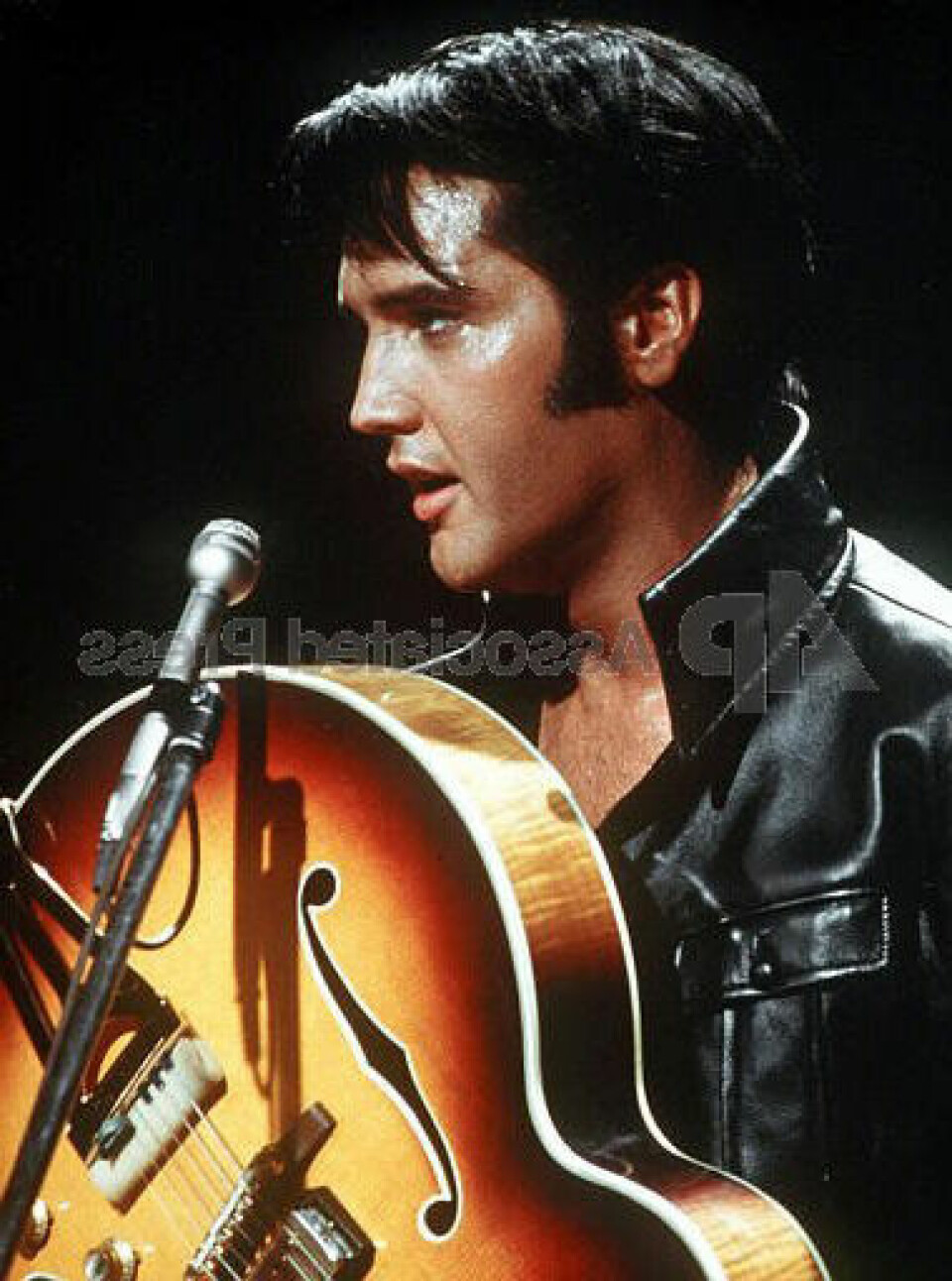Elvis Presley døde i 1977, 42 år gammel. Foto: AP Rockeikonet Elvis Presley døde i 1977, 42 år gammel. Foto: AP