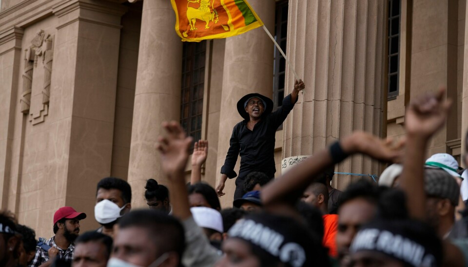 En av protestene i Colombo i juli som førte til at landets president Gotabaya Rajapaksa gikk av. Illustrasjonsfoto: En av protestene i Colombo i juli som førte til at landets president Gotabaya Rajapaksa gikk av. Illustrasjonsfoto: AP / NTB