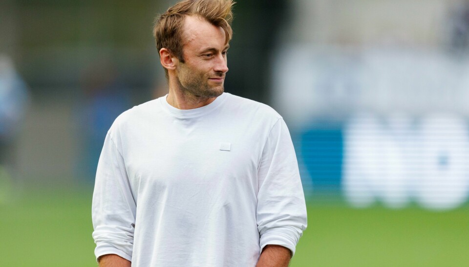 Petter Northug under eliteseriekampen i fotball mellom Aalesund og Rosenborg i juli. Petter Northug i pausen under eliteseriekampen i fotball mellom Aalesund og Rosenborg på Color Line Stadion i juli. Northug var med som skytter i straffesparkkonkurransen. Foto: Svein Ove Ekornesvåg / NTB