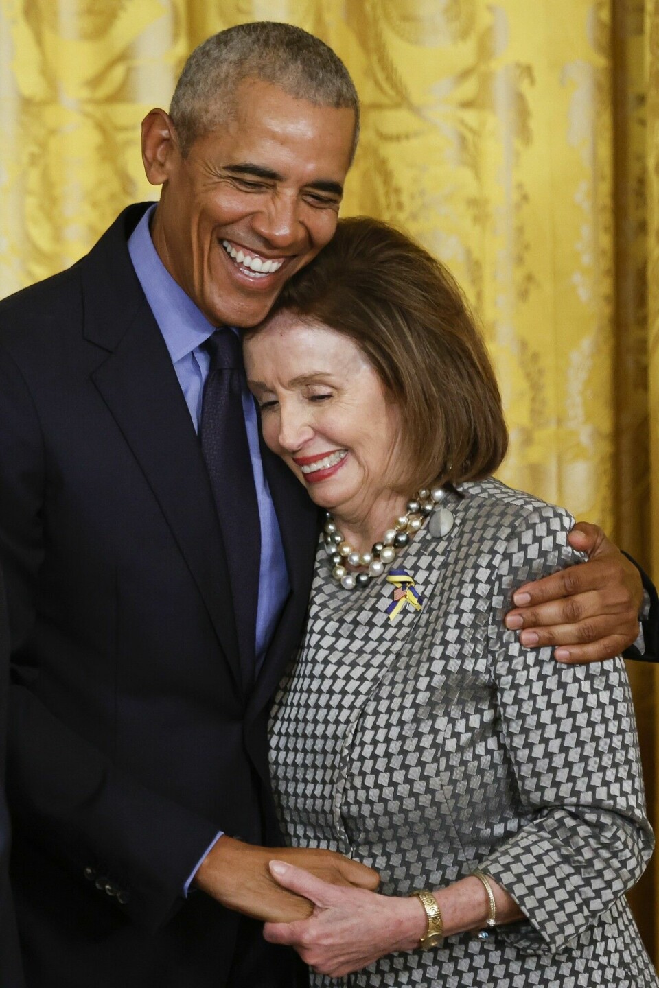 Pelosi var viktig i arbeidet med Obamacare. Her fra april 2022, da eks-president Barack Obama og Pelosi deltok i en markering av Obamacare, som ble signert i 2010. Pelosi var viktig i arbeidet med Obamacare. Her fra april 2022, da eks-president Barack Obama og Pelosi deltok i en markering av Obamacare, som ble signert i 2010.