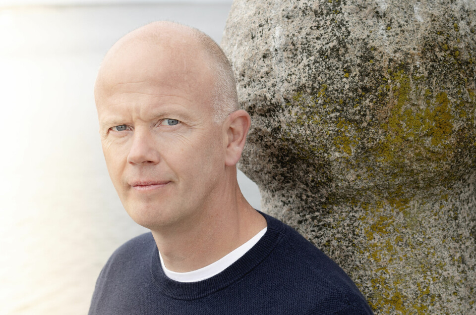 Svein Holden står i mange svært alvorlige saker, men er selv regnet som konfliktsky. – Jeg blir sjelden irritert, det blir man jo bare sliten av. Jeg trives personlig best når alle er blide og fornøyde, sier han. Svein Holden på Hvaler