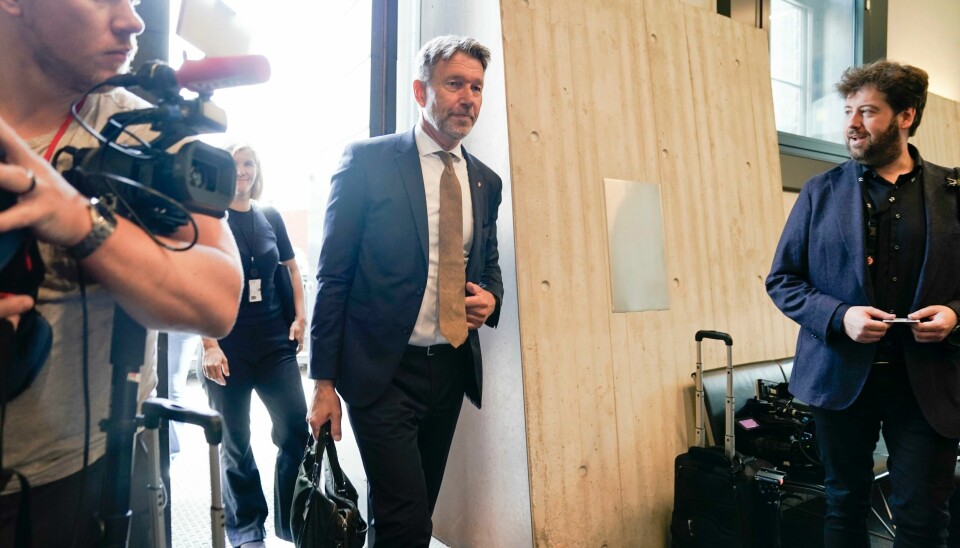 Olje- og energiminister Terje Aasland (Ap) kunne presentere ny strømstøtte og andre tiltak mandag. Olje- og energiminister Terje Aasland (Ap) kunne presentere ny strømstøtte og andre tiltak mandag.