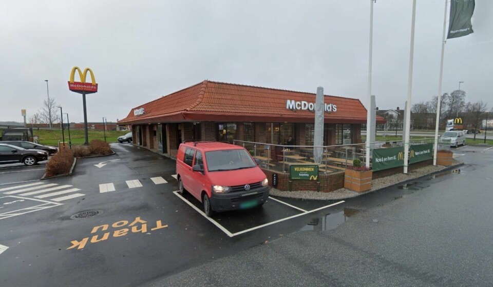 Ambulansejournalen ble funnet på McDonald's i Sarpsborg, en kort kjøretur unna Sykehuset Østfold på Kalnes. Ambulansejournalen ble funnet på McDonald's i Sarpsborg, en kort kjøretur unna Sykehuset Østfold på Kalnes.
