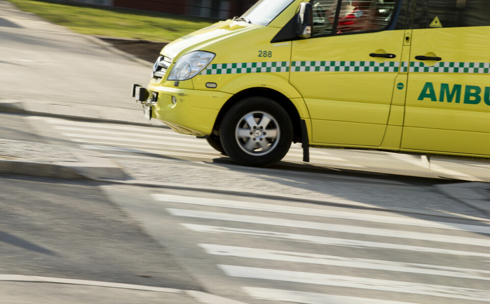 Ifølge Sykehuset Østfold mistet den ansatte lappen med sensitive personopplysninger da vedkommende skulle betale for maten. Oslo 20150409.Illustrasjonsbilder av en ambulanse i Oslo torsdag ettermiddag. Sykebil.Foto: Vegard Wivestad Grøtt / NTB
