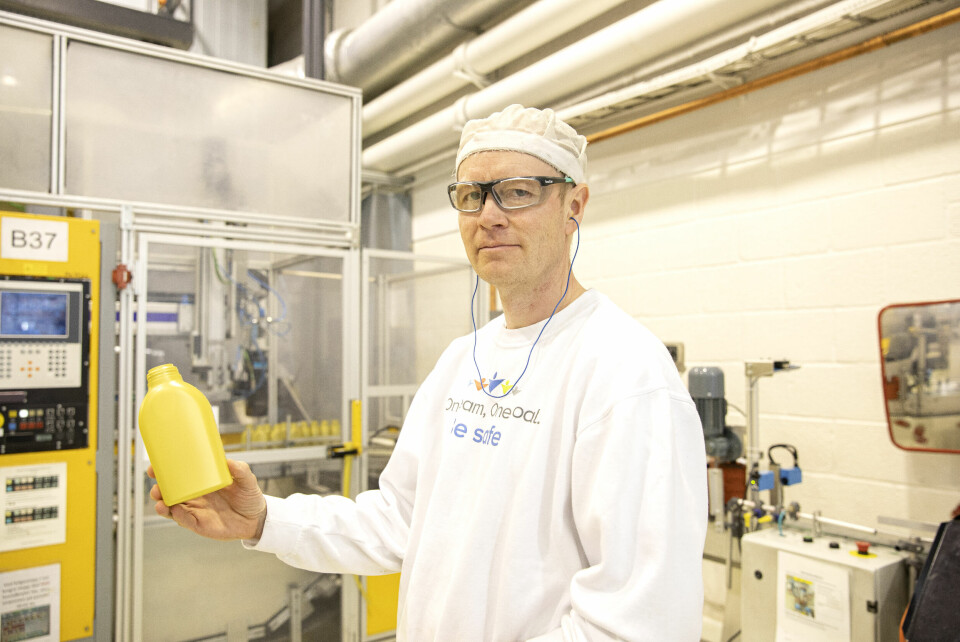 INDUSTRIVERNLEDEREN: Stein Ivar Skogvoll har fagbrev innen kjemisk teknisk industri – plast. Han jobber i dag som industrivernleder og bidrar en del med kjøretekniske utfordringer og omstillinger i PET- avdelingen. Berry