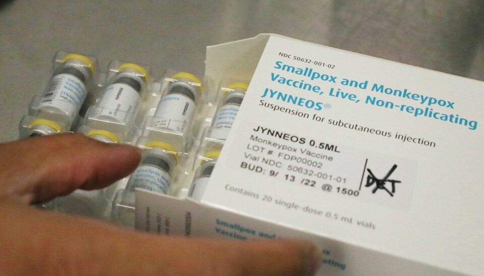 WHOs ekspert sier apekoppevaksine ikke er noen mirakelkur som vil løse alle utfordringene knyttet til den smittsomme sykdommen. Denne vaksinen ble nylig distribuert ved et sykehus i San Francisco. WHOs ekspert sier apekoppevaksine ikke er noen mirakelkur som vil løse alle utfordringene knyttet til den smittsomme sykdommen. Denne vaksinen ble nylig distribuert ved et sykehus i San Francisco. Illustrasjonsfoto: Lea Suzuki / San Francisco Chronicle / AP / NTB