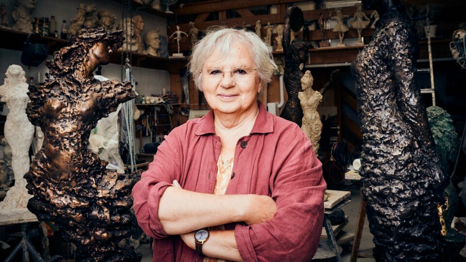 Billedhugger Nina Sundbyes statuer av kjente og kjære skuespillere, kulturpersonligheter og figurer kjent fra litteratur og teater pryder gater og torg i inn- og utland. Nå får kunstneren Anders Jahres hederspris. Billedhugger Nina Sundbyes statuer av kjente og kjære skuespillere, kulturpersonligheter og figurer kjent fra litteratur og teater pryder gater og torg i inn- og utland. Nå får kunstneren Anders Jahres hederspris.