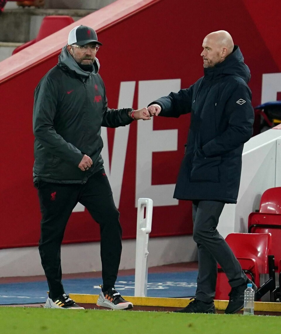 Jurgen Klopp (t.v.) får et spesielt møte med Ubnited-manager Erik ten Hag på Old Trafford mandag.