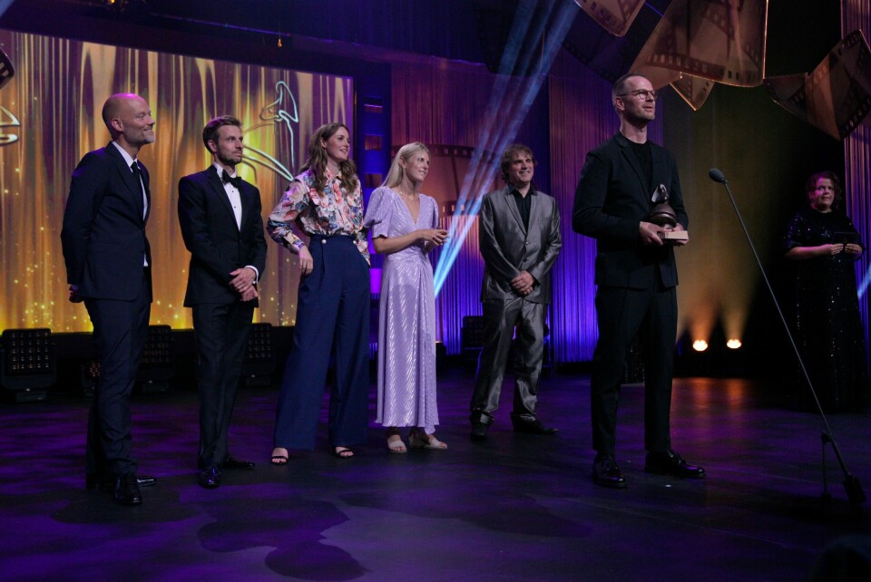 Joachim Trier, Andrea Berentsen Ottmar og Thomas Robsahm holder takketale etter å ha vunnet Amandaprisen i klassen «Folkets Amanda» under Amandapris-utdelingen i Festiviteten i Haugesund. Joachim Trier, Andrea Berentsen Ottmar og Thomas Robsahm holder takketale etter å ha vunnet Amandaprisen i klassen «Folkets Amanda» under Amandapris-utdelingen i Festiviteten i Haugesund.