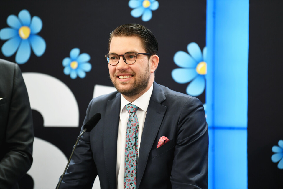 Sverigedemokraterna og partileder Jimmie Åkesson har gått fra paria-status før forrige valg, til å bli invitert inn i varmen av flere i år. Sverigedemokraterna og partileder Jimmie Åkesson har gått fra paria-status før forrige valg, til å bli invitert inn i varmen av flere i år.